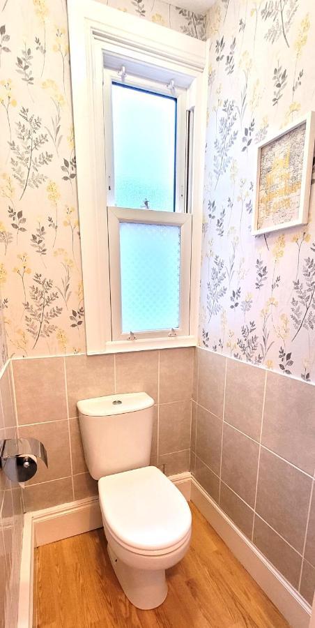 Hartoft St - 2 Bed Near River Йорк Екстер'єр фото